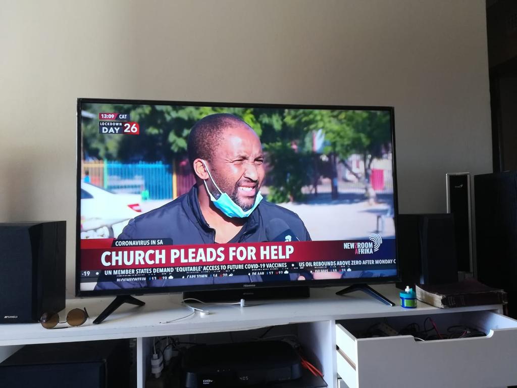 TJentile's tweet photo. Daily we provide breakfast and lunch to more than 250 community members, including 30+ people who reside in our church. https://t.co/rivTmC2kAa