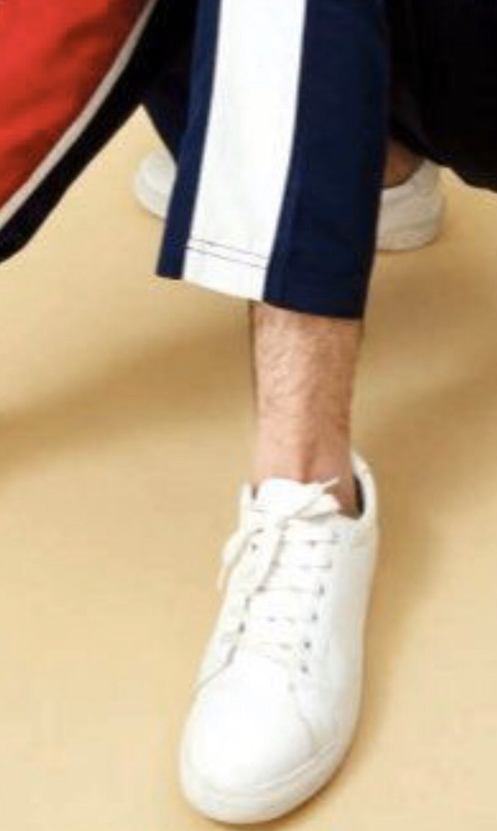 Day6’s Wonpil- leg hair