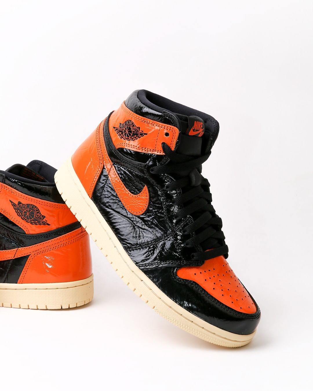 KICKS CREW on X Free Shipping Alert Nike Air Jordan 1 Shattered Backboard 3.0 Which SSB version do you prefer If you like this version https t XgYjuTRJkV kickscrew kickscrewhk kickscrewcom nike air...
