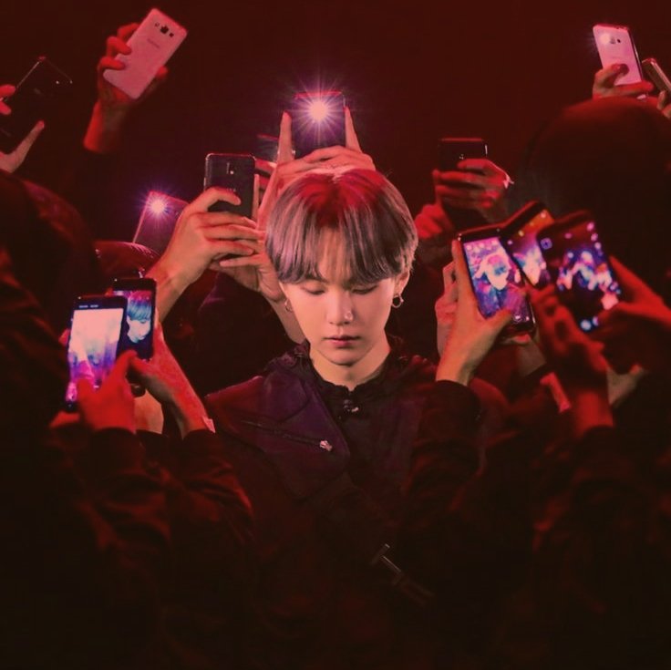 Saturn_twt's tweet photo. Uma thread extremamente necessária e flopada feita para expressar o amor que eu sinto por Min Yoongi; @BTS_twt https://t.co/HqNbKYamFT