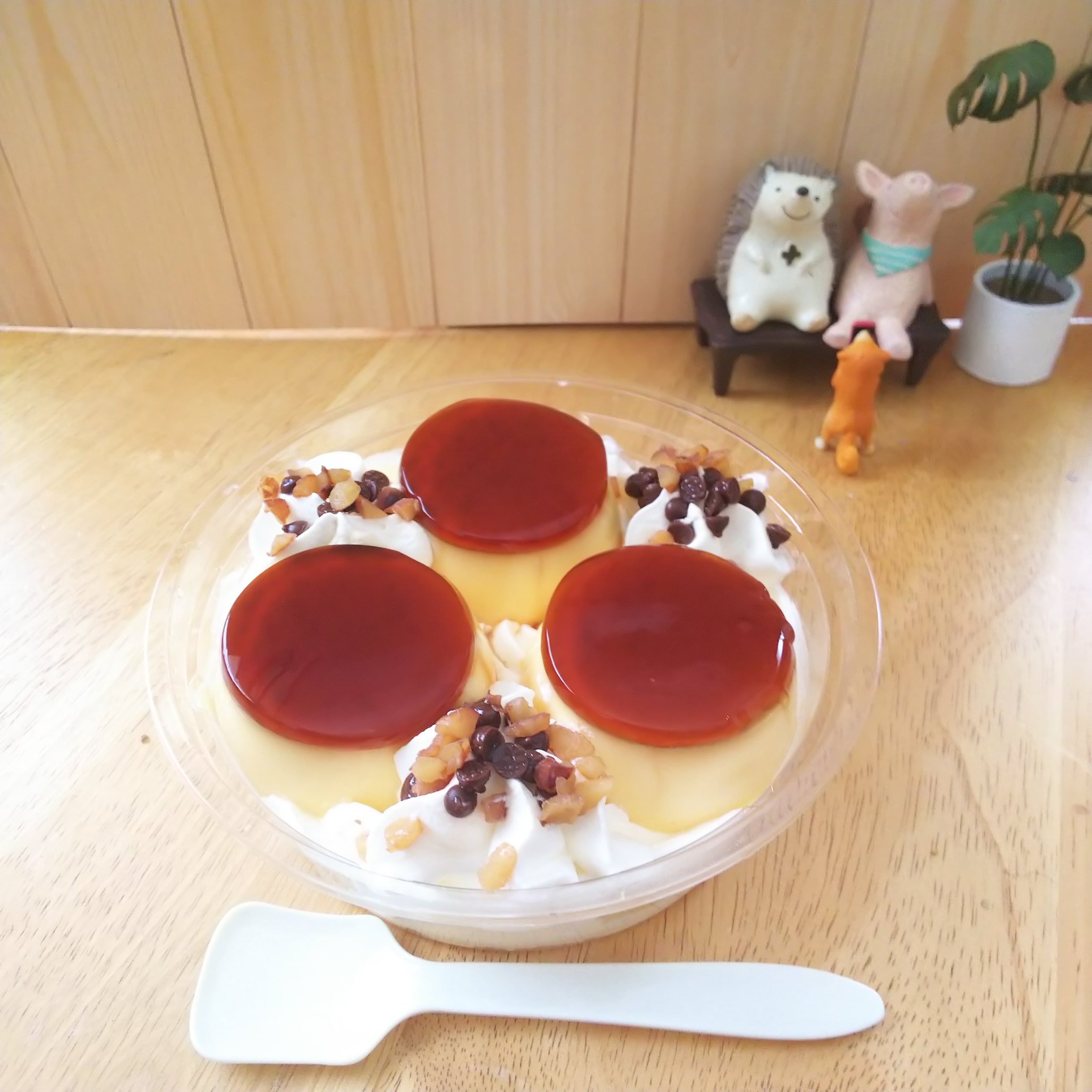 ふかつきはいり 手作りプリンに失敗したので ローソンのトリプルプリンアラモードをおやつに頂きます シェアする前提らしいので予想よりも大きいですが 間違いなく１人で完食コースですよね T Co Hest0gdcta Twitter