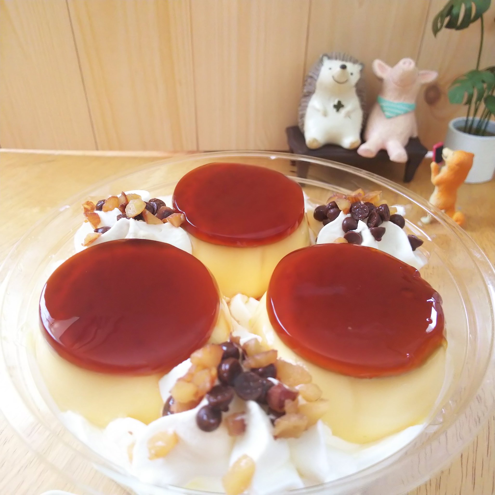 ふかつきはいり 手作りプリンに失敗したので ローソンのトリプルプリンアラモードをおやつに頂きます シェアする前提らしいので予想よりも大きいですが 間違いなく１人で完食コースですよね T Co Hest0gdcta Twitter