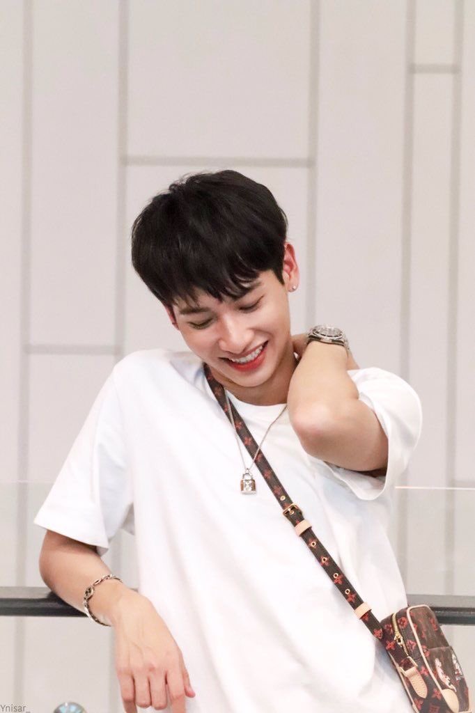  @AtthaphanP — just looking at him makes me happy