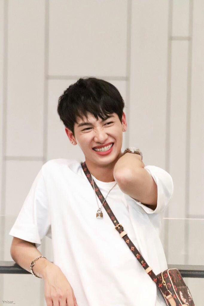  @AtthaphanP — just looking at him makes me happy