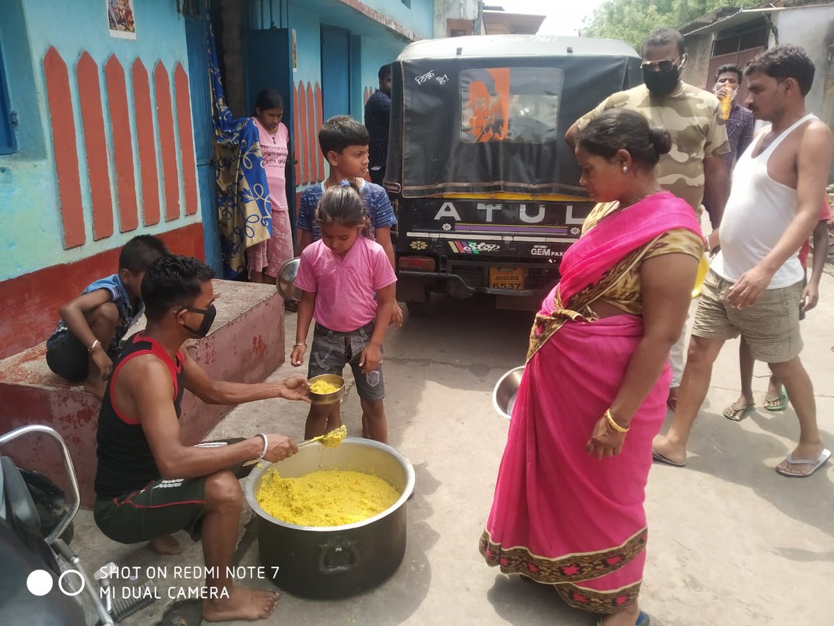 AnjaneyaTrust's tweet photo. पका हुआ भोजन वितरण https://t.co/Z571dbVhFC