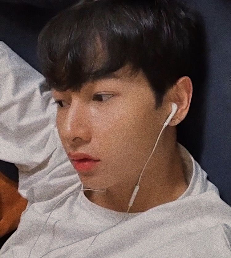  @AtthaphanP — he’ll always facetime with you when you’re not together