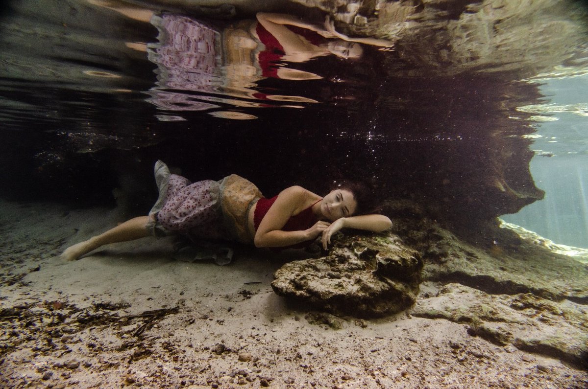 LindseyMWalla's tweet photo. Definitely NOT a mermaid https://t.co/q6WWPxeXFu
