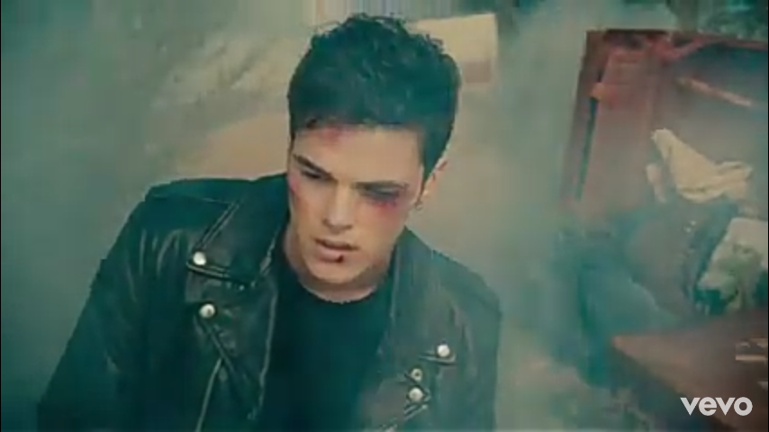 melekkitapseven's tweet photo. @ajmitchell #DownInFlamesMusicVideo A very nice clip that we can watch over and over again.Very nice song and clip.Turkey loves you💜♥️💚 https://t.co/lW4HxKWb3v
