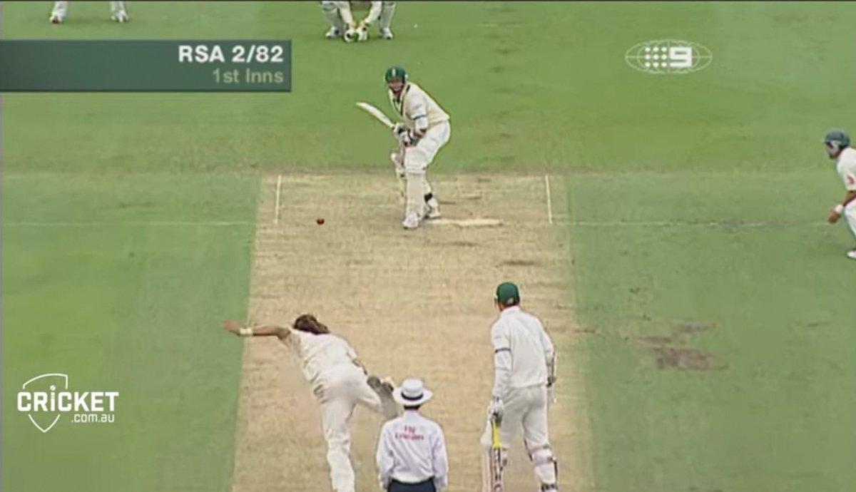 Gio_Colussi's tweet photo. ๐๐ฎ๐น๐น๐ถ๐ (๐ฑ๐ฑ.๐ฏ๐ณ)โ
โ
Mistaken for a Square-to-Square player because of setup. Bat came from 3rd slip/gully.
โ
He was never criticised . Amla was early. Amla never changed this, he changed his setup, criticism stopped, showing how little is understood about #batflow https://t.co/A9zU6022W4