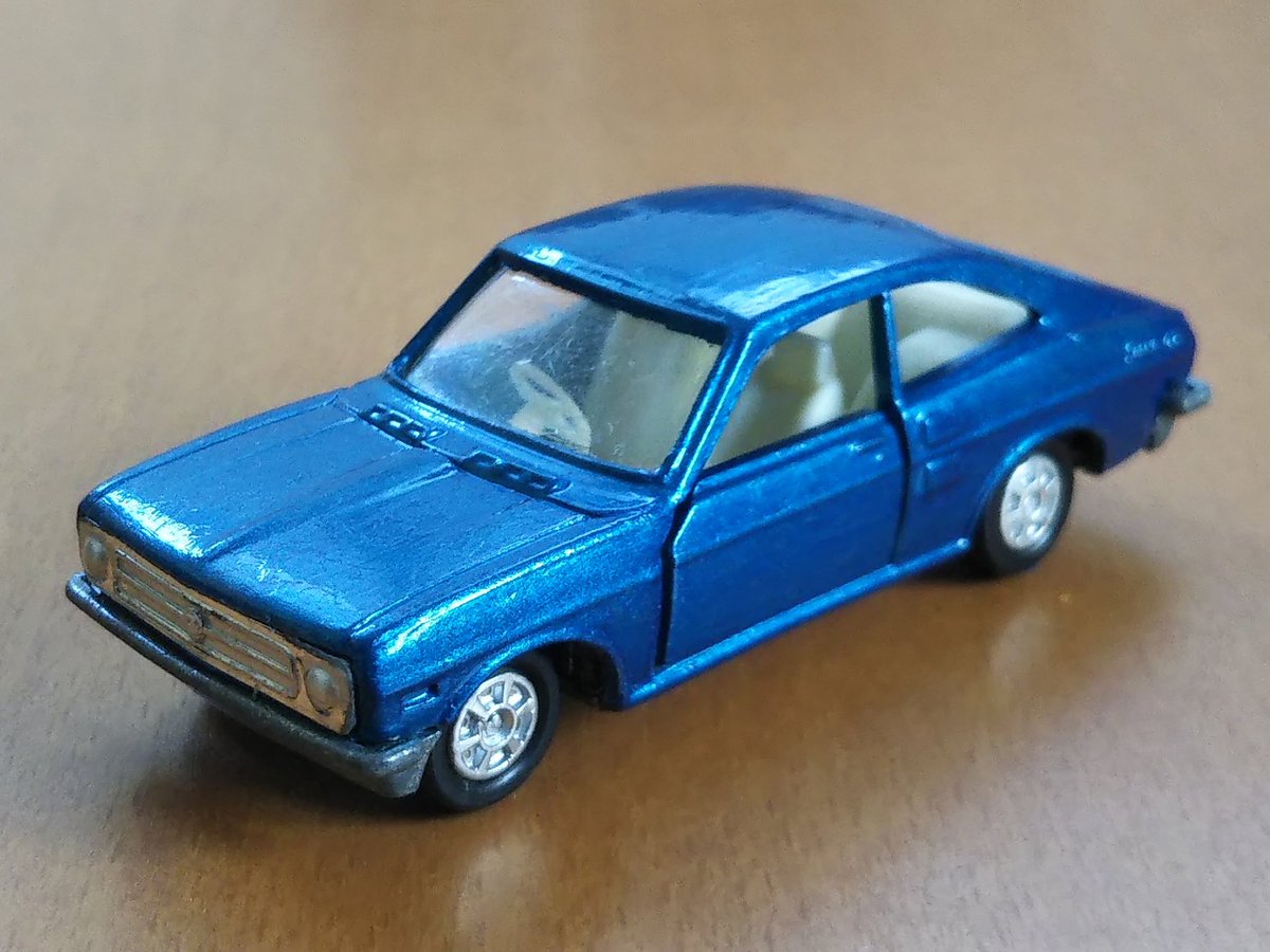 ネロ魔身 青 トミカ No 8 日産 サニー 10gx かなり昔にジャンク100円で拾った1eホイールサニー 凄く気に入り飾っていたけれど まだ小さかった長男に落書きされ 更に行方不明となり数年 先日偶然発見し修復開始 黒マジックは除光液で除去 塗料 ネロ魔身 青 トミカ No 8 日産 サニー 10gx かなり昔にジャンク100円で拾った1eホイールサニー 凄く気に入り飾っていたけれど まだ小さかった長男に落書きされ 更に行方不明となり数年 先日偶然発見し修復開始 黒マジックは除光液で除去 塗料