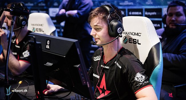 ZahidButtdk's tweet photo. @CPHFlames og @astralisgg med fin start. @TheNorthIsHere  halter lidt.

#esport #counterstrike #cs #csgo #astralis #cphflames #north 

https://t.co/mn0e803JN3 https://t.co/KLyL8JM481