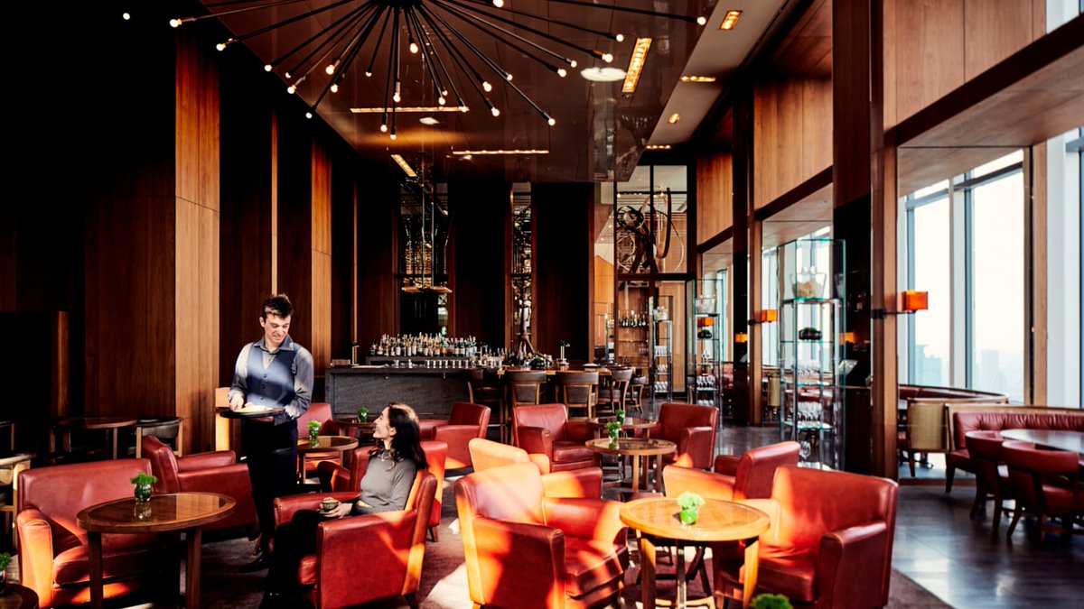 Andaz Tokyo アンダーズ 東京 No Twitter バーチャル背景 おうちで アンダーズ東京 のラウンジ気分を味わえる 壁紙 をご用意しました ビデオ会議やオンライン飲み会用にどうぞ Transport Yourself To The Tavern Lounge With Andaztokyo Wallpaper Zoom Us