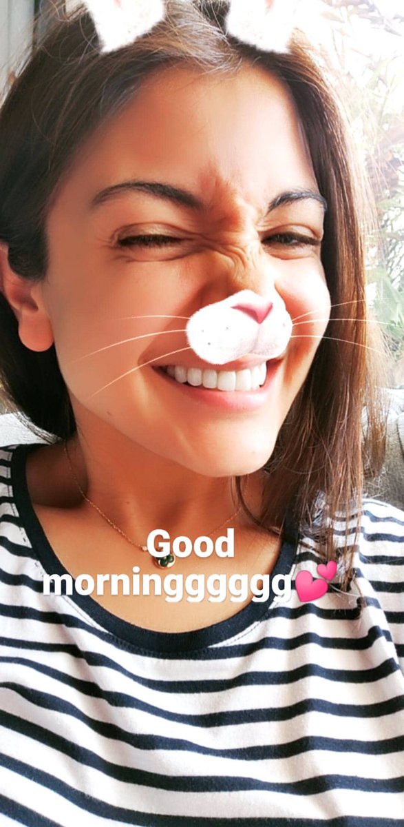 Waking up to this pyaari picture of this pyaari ladki is the best thing. My heart. Look at those crinkles by her eyes. My favourite thing. Good freaking morning.
