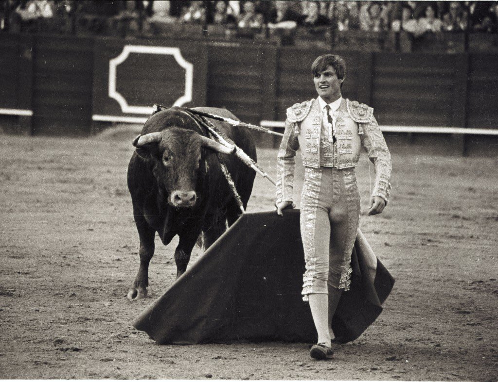 cuartotercio's tweet photo. 🗓Efemérides 25 de Abril

👉 1848. 1º Festejo en una Feria de Abril

👉1971. Ruiz Miguel corta el último rabo a un toro hasta fecha. Encierro de Miura 

👉1985. Espartaco corta dos orejas a “Facultades” de Manolo González
 
👉1988. Tomás Campuzano lidia a  "Topinero” de Guardiola https://t.co/Unbantxs0r