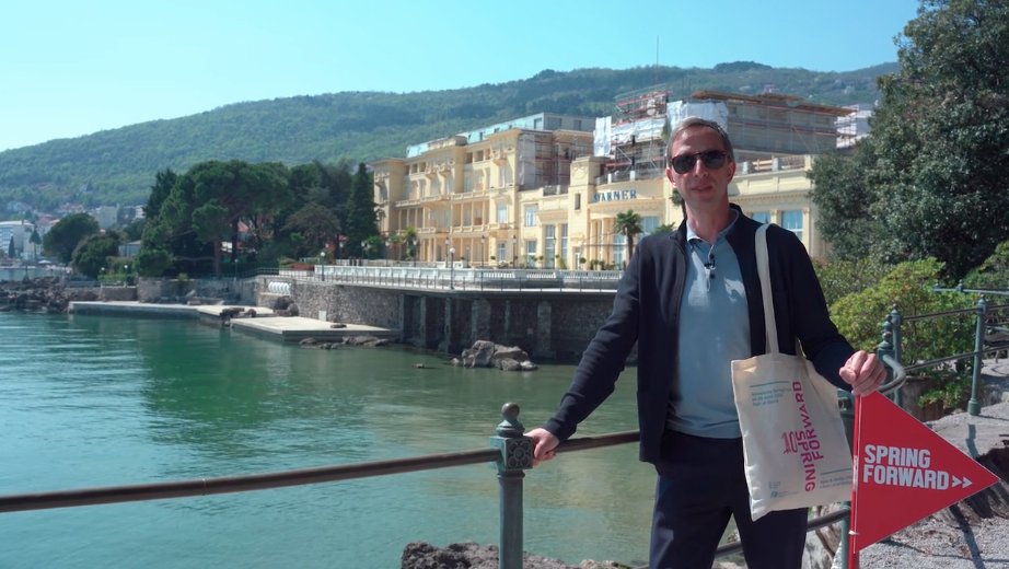 AerowavesEurope's tweet image. Second day of #SpringForward20 #TheShowMustGoOnLine off to Opatija!
🙋‍♀️After the screening of each performance join the LIVE Springback Q&amp;amp;A and ask questions to the artists!
👉Programme: aerowaves.org/calendar/list/…
👉Zoom instructions: aerowaves.org/uploads/JOIN-S…