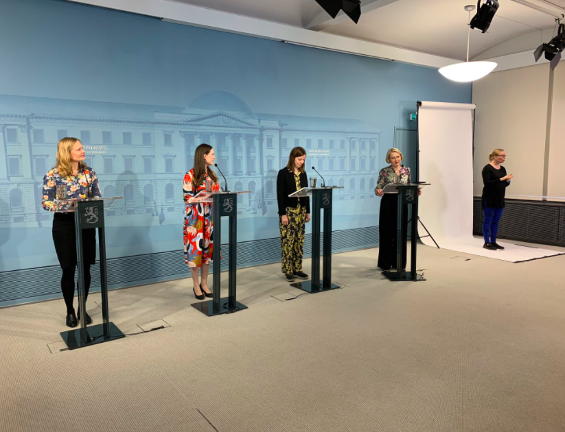 PoliticayModa's tweet photo. Finlandia. Gestión, comunicación y puesta en escena. Todas mujeres. Color y estampados #escenografia #powerdressing #protocolo #coronavirustyle #coronavirusdressing https://t.co/JaWhC2CzDt
