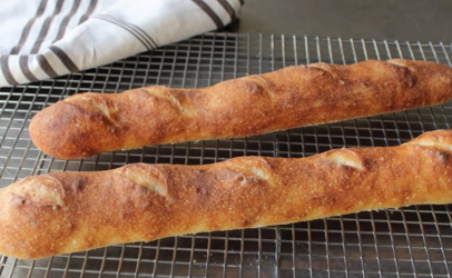MeenaDasNarayan's tweet photo. Today was a total experimentation day, so excuse me plz, tried making French baguettes (bread) and Kerala ela Ada (Steamed rice cakes with jaggery and coconut filling) usually made on banana leaves, since I dint have any used good old foil..Quite an effort friends #MenuToday https://t.co/zEHHuPzspW