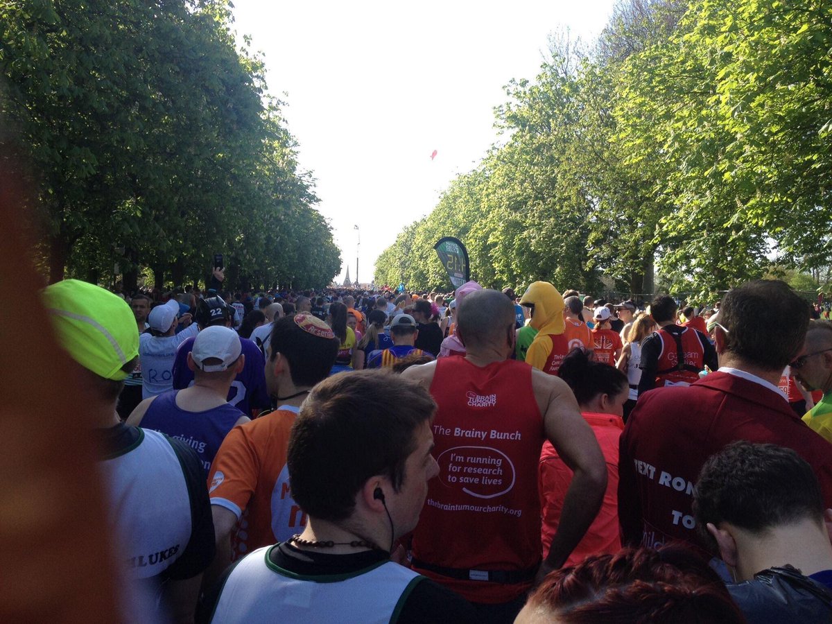 3wks2marathons's tweet photo. On the startline
#corralselfie 

https://t.co/8ojr38RLnM…

#vlm #twopointsixchallenge #guidedogs #coronavirus #keepyourdistance #londonmarathon https://t.co/W66W1WMYgB