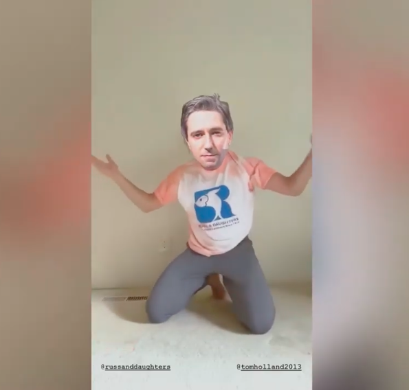 noshirtsimon's tweet photo. Who needs @tomholland1996 when we've got @simonharrisTD?
Will he accept our #HandstandChallenge? #NoShirtSimon https://t.co/6j7vIeAGrL https://t.co/uEepiIIeTE