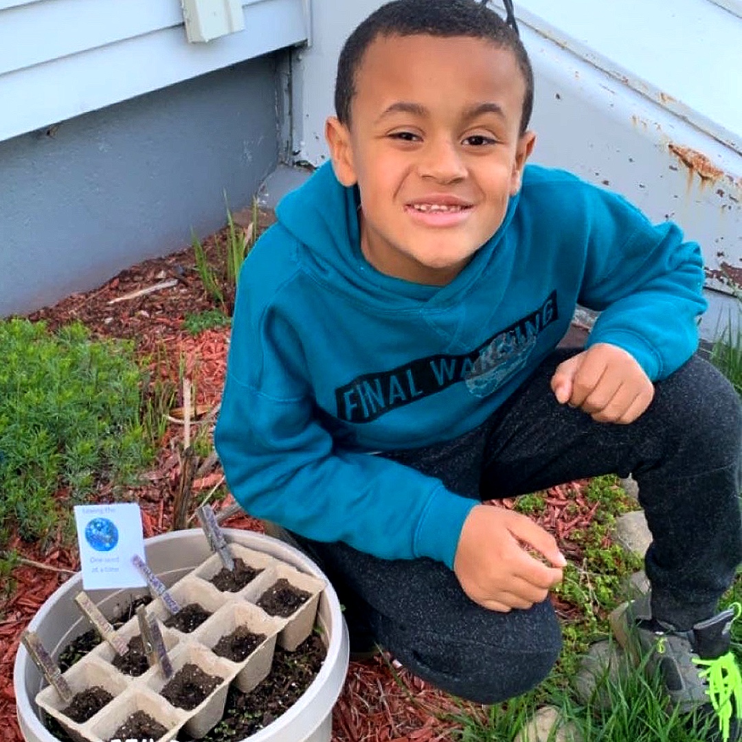 CheshirePublic's tweet photo. @SchoolDoolittle student, Noah Postal-Mincey, enjoys planting on Earth Day! Growing season heightens our appreciation for our amazing planet and reminds us to protect it. #earthday2020 #wearefamily #cheshirepublic #cheshirectpublicschools #cheshiresuper #bewell https://t.co/xyvjCPLa0j