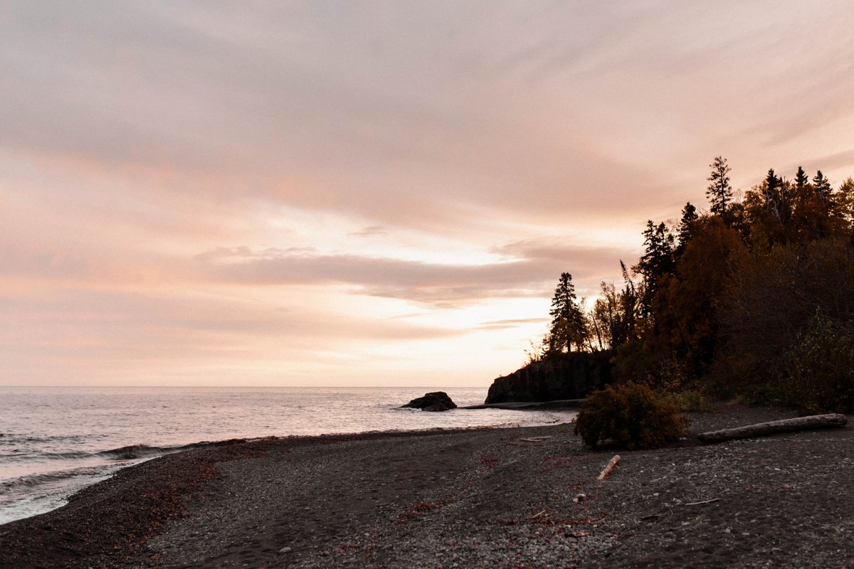 LutsenResort's tweet photo. That pink sky 💕

We are now taking reservations for check in beginning on May 4th. 
https://t.co/KRp4Yx2ooz https://t.co/MVGreaakb6