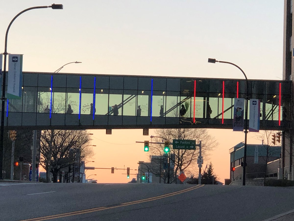 GovMikeDeWine's tweet photo. Check out this great example of #SocialDistancing! Thanks to all of the frontline workers at @AkronChildrens who continue to care for #Ohio's kids during the #COVID19 pandemic! 

#InThisTogetherOhio #StayHomeOhio https://t.co/WhEFvdWsy9