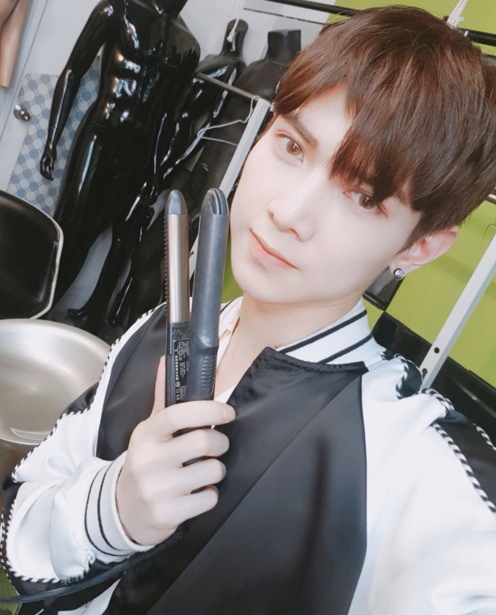 stylist! yeosang where can I hire him