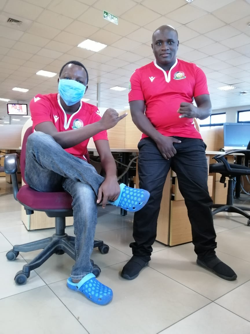 Stephen Mukangai (@smukangai) on Twitter photo Karibu kwenye kipindi cha #danadanaviwanjani unategea ukiwa wapi? Unazungumziaje msimu wa League ya Premier nchini England? Eti Chelsea pia wanamtaka Aubameyang! <a href="/radiomaisha/">Radio Maisha</a> <a href="/mbarukmwalimu/">Mbaruk Mwalimu</a> <a href="/Kefa_Nengo/">Kefa Bosire Nengo</a> Karibu kwenye kipindi cha #danadanaviwanjani unategea ukiwa wapi? Unazungumziaje msimu wa League ya Premier nchini England? Eti Chelsea pia wanamtaka Aubameyang! <a href="/radiomaisha/">Radio Maisha</a> <a href="/mbarukmwalimu/">Mbaruk Mwalimu</a> <a href="/Kefa_Nengo/">Kefa Bosire Nengo</a>