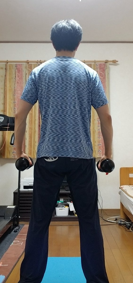 稲荷 筋トレ趣味の社畜 على تويتر 帰宅後の自宅トレ 自重でやった後にダンベルで負荷をかけてやるとかなりキツい 明日は夜勤だ プッシュアップ アンイーブン プッシュアップ チェストアイソメトリック リバースランジ ダンベル スクワット カー