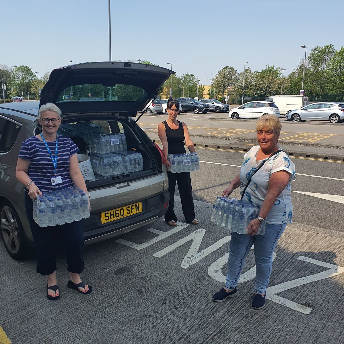 SamVictor's tweet photo. Another fantastic donation from essential hand outs for the staff at Neath Port Talbot Hospital. Fantastic work girls. Keep up doing a fantastic job. #NHS #SwanseaBay https://t.co/4o9st35Sxd