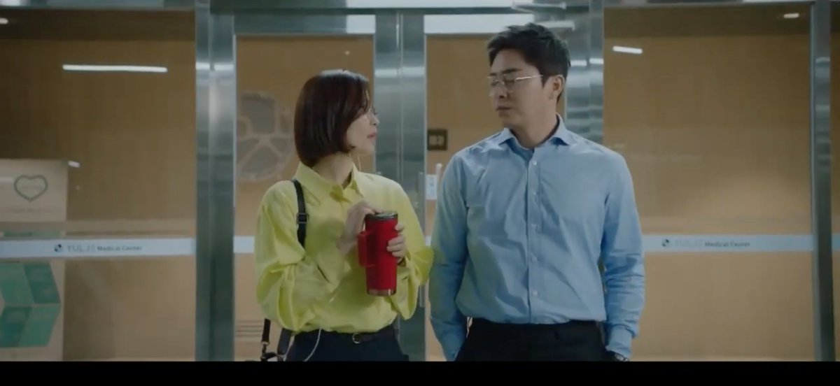 Speaking of Ik-jun...He and Song-hwa are very close to crossing the line, but then they got interrupted (like what happened before). I wonder how this will be developed. We need another turning point.  #HospitalPlaylist
