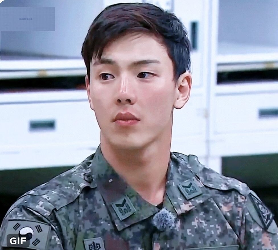 bare face shownu hits different 