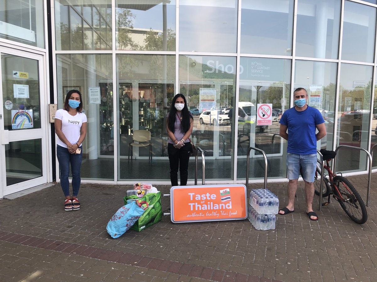 SamVictor's tweet photo. Wow!!! Yet another generous gift today for the staff at Neath Port Talbot Hospital from Taste of Thailand #NHS #swanseabay https://t.co/RxMUdoJj6Q