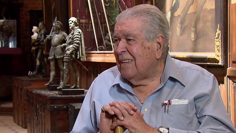 g1's tweet photo. Ricardo Brennand morre de Covid-19 aos 93 anos no Recife https://t.co/M3CMxIIr0L #G1 https://t.co/IyNWtevKSi