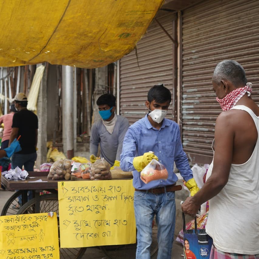 projectbhook's tweet image. #Yoddha volunteers are working hard to serve the needful &amp;amp; poor people and also to see those precious smiles which are lost in this difficult situation. 
We believe we will bring those smile back with your help. 
Be a part of this noble cause with your contribution.