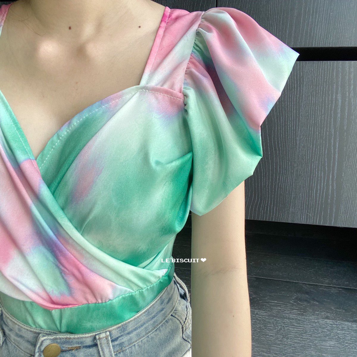 LovelyStyle18's tweet photo. 💐เสื้อแขนตัดระบาย แต่งไขว้หน้าอก สมอคเอวด้านหลังผ้าคอมพ์เนื้อนิ่ม ใส่สบาย
🧶ขนาด อก ได้ถึง38 ยาว16
🌈4สี ฟ้าเขียว  ฟ้าชม เชียวชม  เหลืองชม
💸150.-
#เสื้อผ้าแฟชั่น #เสื้อครอป #เสื้อวินเทจ #เสื้อผ้าเกาหลี #เสื้อผ้าน่ารักราคาเบาๆ✨💋 #เสื้อครอปเอวลอย #เสื้อผ้านำเข้า #เสื้อฮาวาย https://t.co/s1QGeps2vO