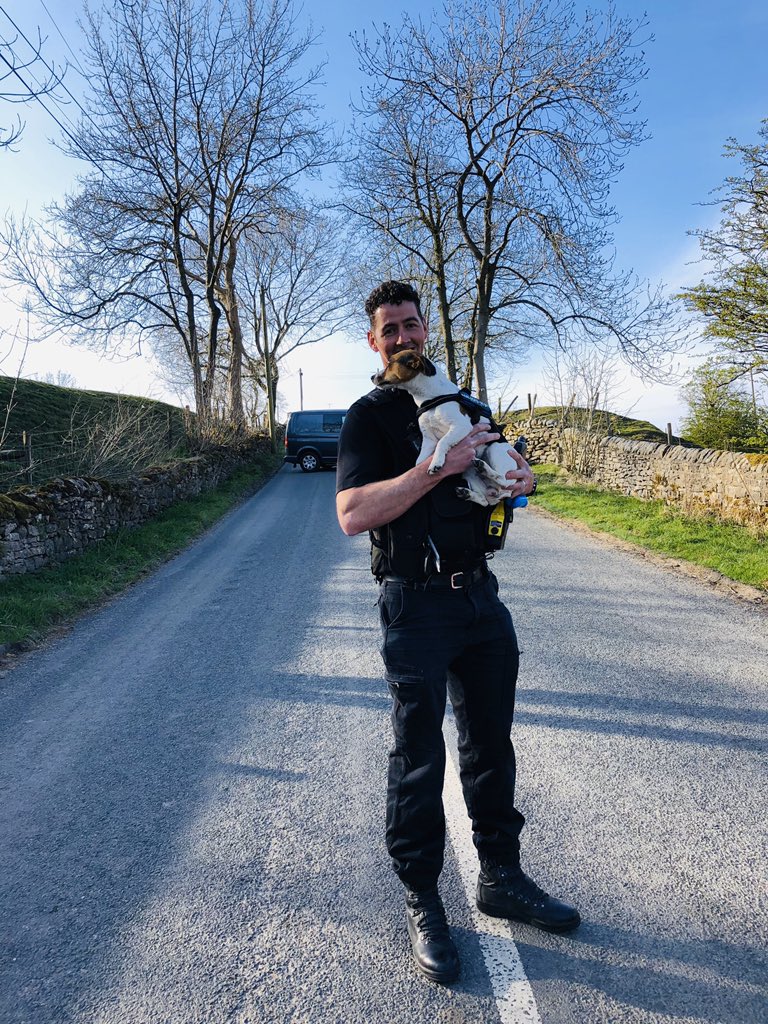 Thank goodness this social distancing doesn’t apply to dogs!!! Enjoying a much needed human hug from @TC1552_NYP ❤️🐾 #LunaInTheDales #NorthYorkshirePolice #YorkshireDales #Thankyou #Hugs #DogsOfQuarantine #jrts ❤️🐾