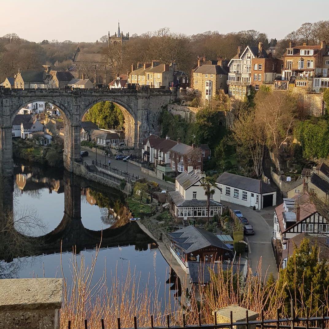 ABIHolidayHomes's tweet photo. We’re brightening your Saturday with some #DoorstepDestinations taken by you!

📷 Jean K
📷: @deighans
📷: Janet S
📷: Alison S https://t.co/nwSTV74x81