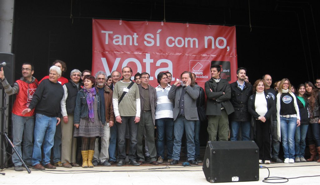 CasalDPF's tweet photo. Avui fa 10 anys d'una immensa experiència d'autoorganització a la nostra ciutat per portar a terme la consulta popular sobre la independència @ReusDecideix. 
Gent de procedència ben diversa vam aconseguir que més de 13.000 reusenques i reusencs es pronunciessin. https://t.co/1fZk4m8FIs