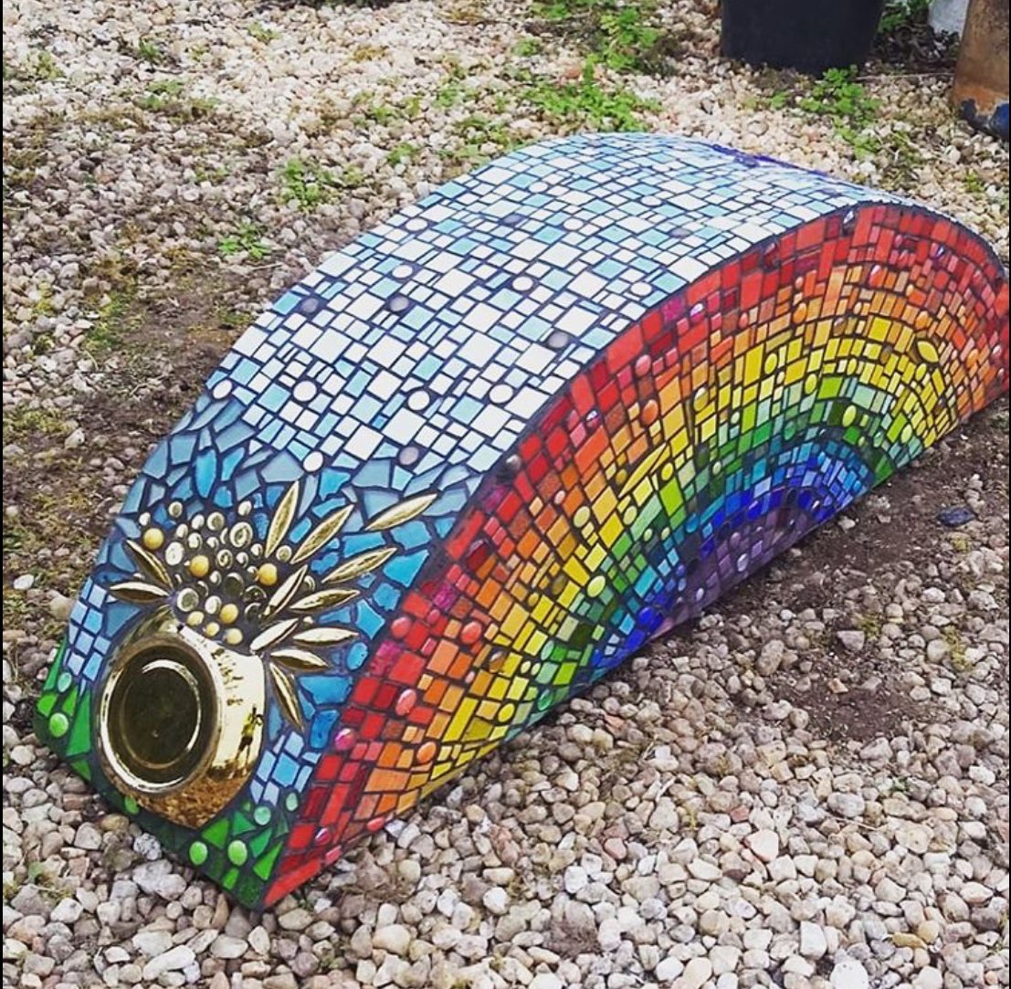 Good morning Twitter. Happy Saturday, for what it’s worth! Hoping that it might be a day of comparative rest for some of us. 

Remarkable mosaic #rainbowofhope created by Judy JamJar Mosaics on IG. 

How beautiful is this?
