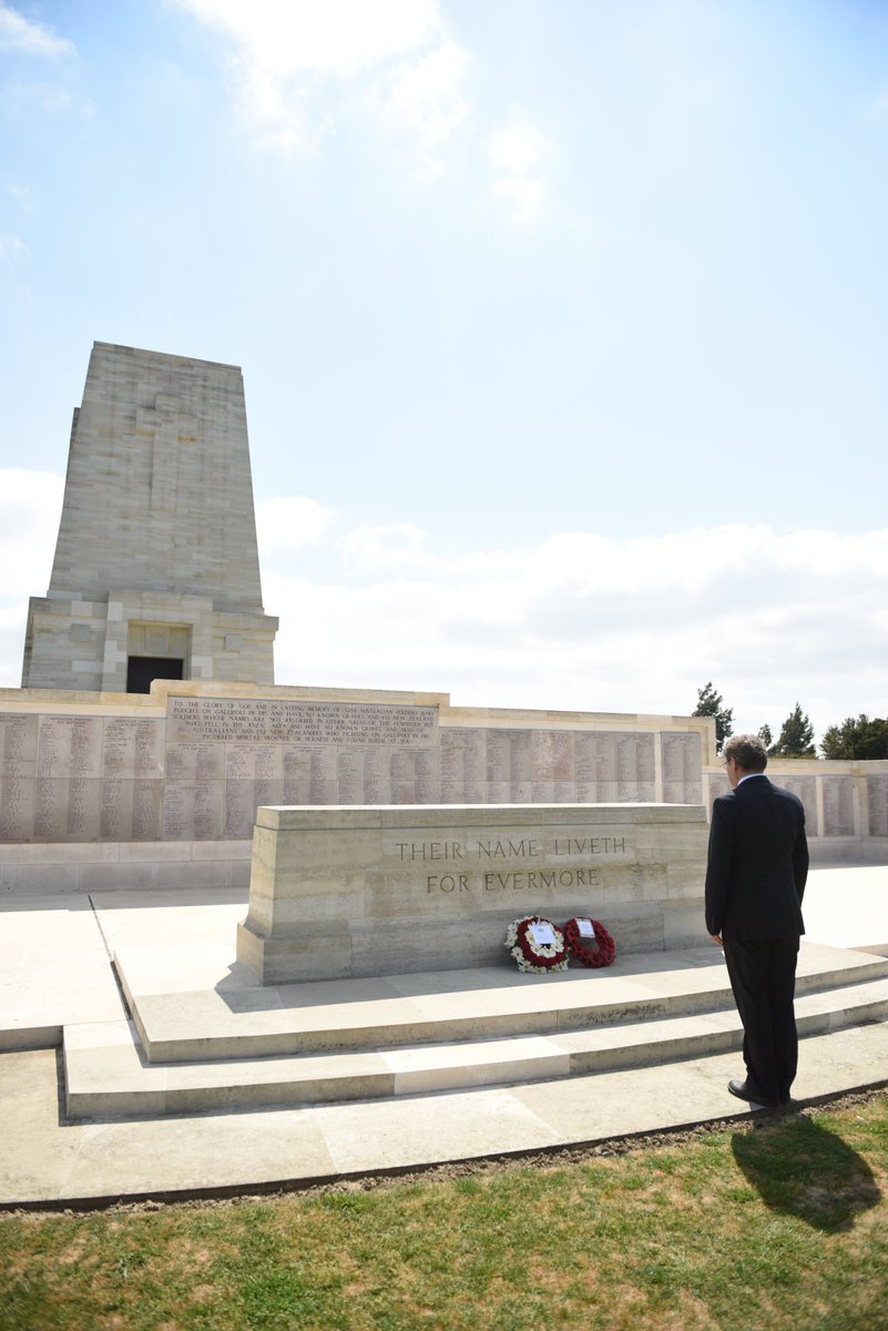 While at our Lone Pine Cemetery, where over 1,000 Commonwealth casualties lie, and the Lone Pine Memorial, which commemorates over 4,900 Australian and New Zealand servicemen,  @bnbgundogan laid wreaths on behalf of the people of Australia and the  @CWGC.  #AnzacDay    #AnzacDay2020  