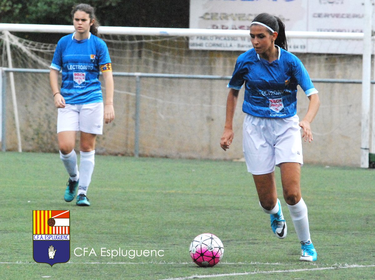 FutfemBaixLlob1's tweet photo. Que recuerdos cuando el @CFAEspluguenc tenía equipo Femenino fotos de la temporada 2017-2018 https://t.co/tDzK9wYE5j