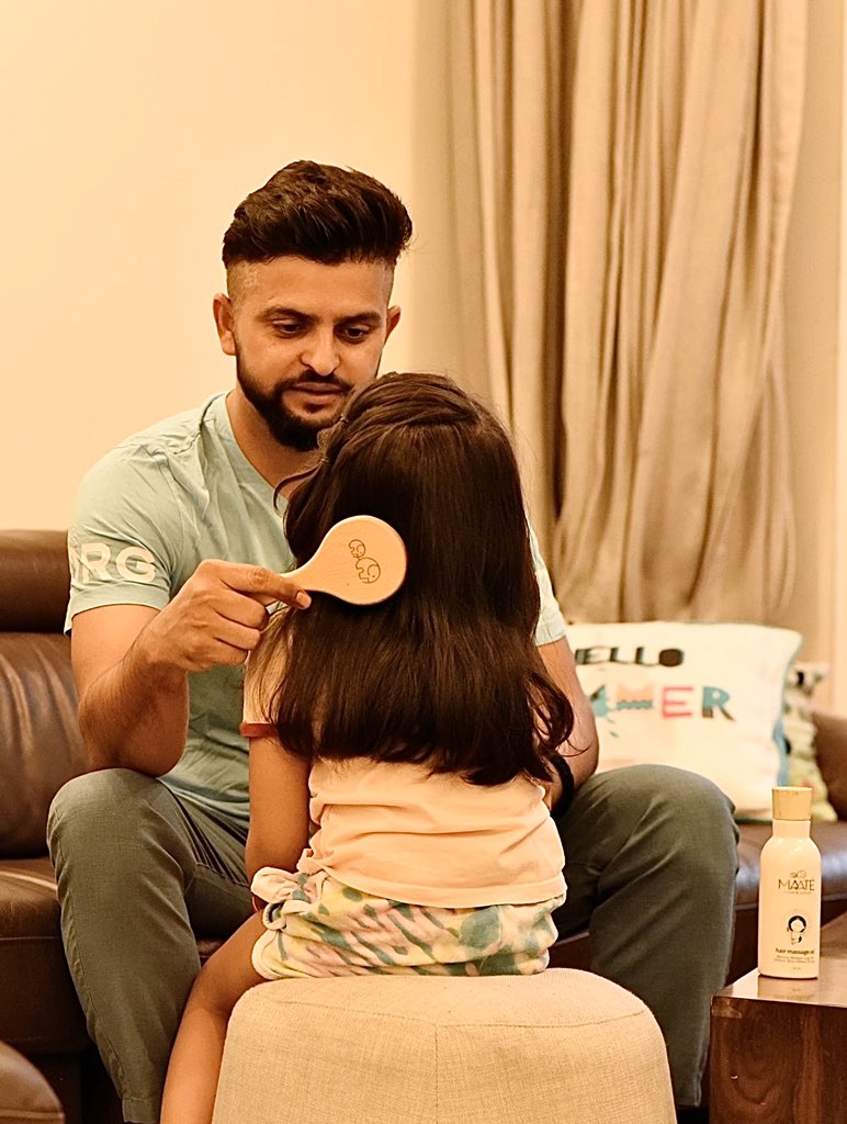 ImRaina's tweet photo. Champi time for my little Rapunzel! She is just so obsessed about her hair! 👱‍♀#headmassage https://t.co/iwOkLPC94e