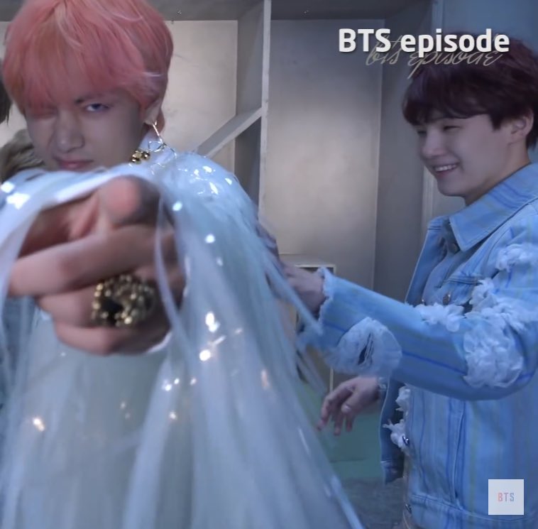 when he got to play with taehyung’s outfit