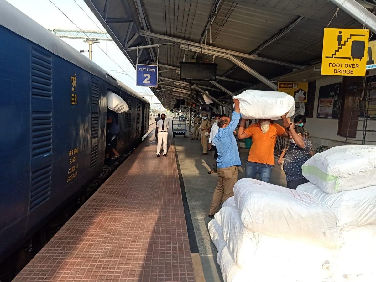 PiyushGoyalOffc's tweet photo. Combating Coronavirus: In these critical times, Salem Division of Railway is transporting essential goods across the nation to fulfil people’s needs. #IndiaFightsCorona https://t.co/PBAV32HwM9