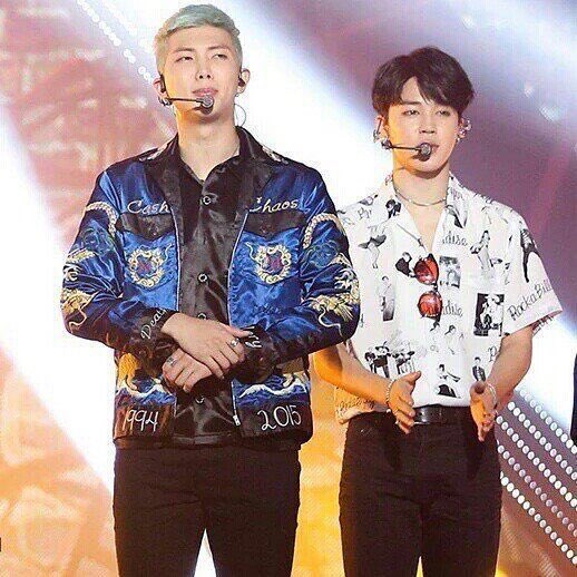 Jimin can be tiny and tall ???? — a thread