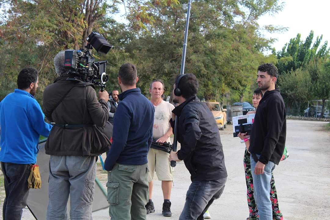 KitabSeytan's tweet photo. Korkarak yaşıyorsanız yalnızca hayatı seyredersiniz.. #behindthescenes #cinematography #filming #onset #makingofmovies #sahnearkası #kamerarkası #setlife #setfotoğrafları #settenkareler https://t.co/2pJyrSnqtQ