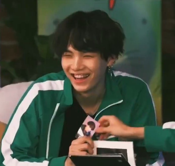 when he got hoseok’s photocard from his tear album