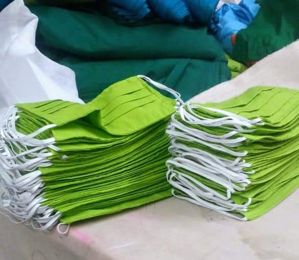 SarikaPanda's tweet photo. Super awesome masks made by amazing women in our communities on sale in Gurgaon. Aiming for 40,000 masks per month. Please order in bulk for distribution in communities. First order of 100 masks already being delivered as I write this!
#EachOneMaskOne #apnadeshapnamask
#ApnaMask https://t.co/1WbLueSY6J