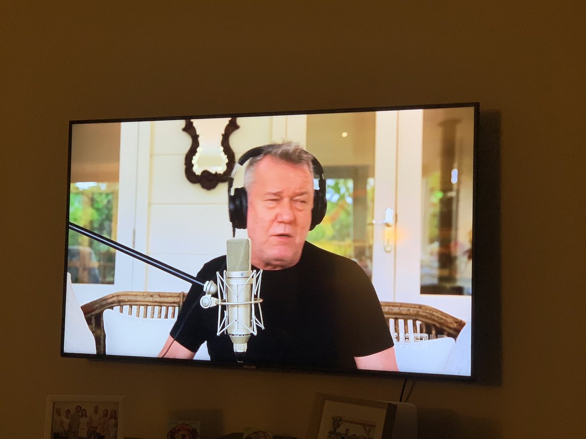 Kat_Baddeley's tweet photo. The great Jimmy Barnes, what a show so far #HomeFront #LestWeForget our service men and women and #ThanksHealthHeroes for keeping us safe #StayHomeAustralia https://t.co/1IRfoQzp19